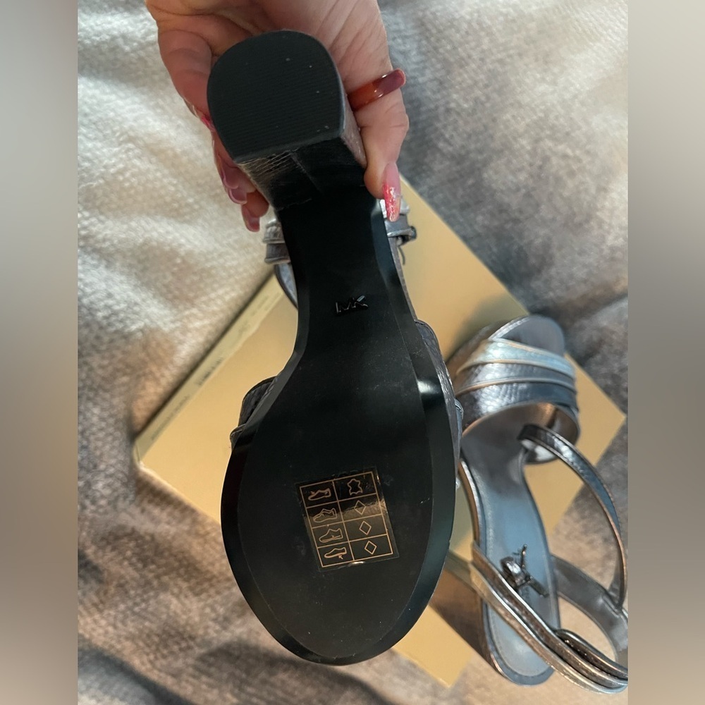 MICHAEL Michael Kors Harper Platform Sandal - Metallic Silver, Size 6.5 - Picture 10 of 12